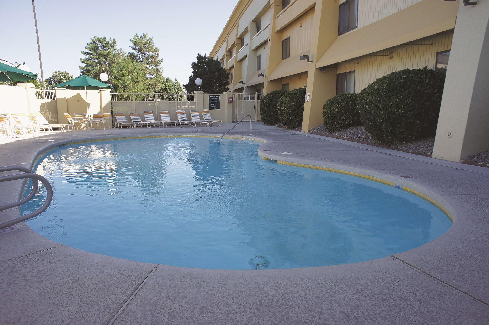 Hotel La Quinta By Wyndham Albuquerque Journal Ctr Nw Exterior foto